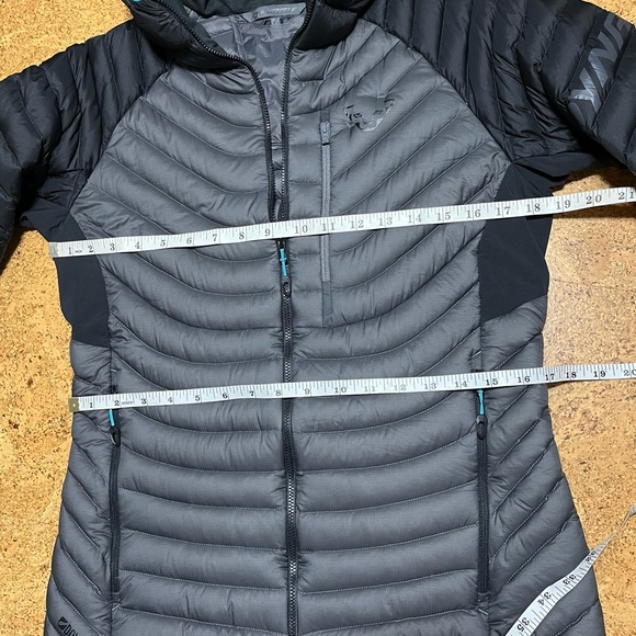 Dynafit Wm’s Radical Down RDS Hooded Jacket In Blackout Sz M - Picture 13 of 16